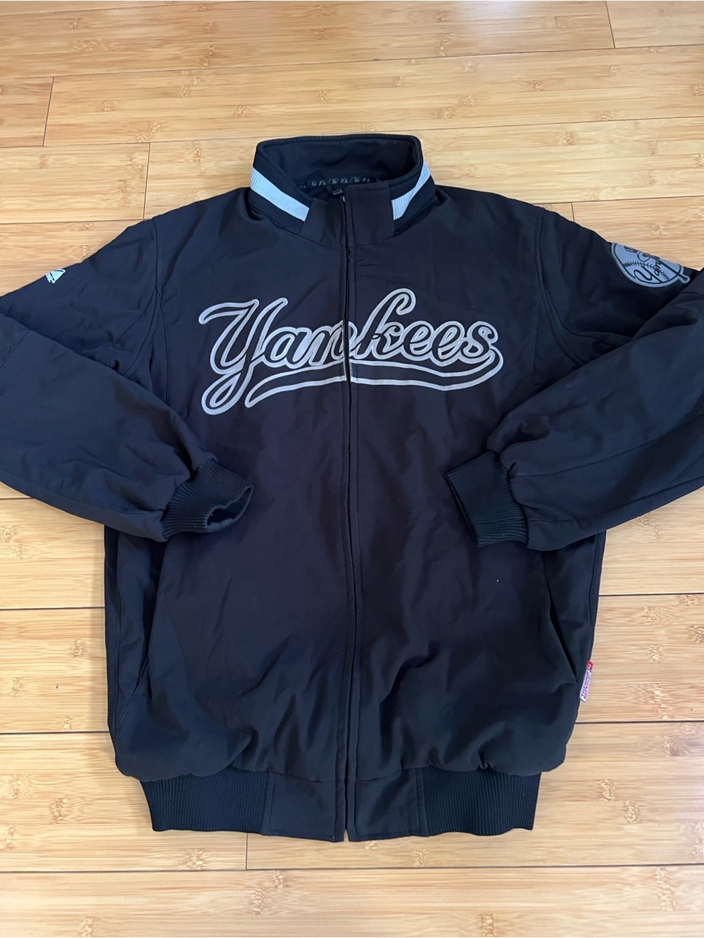 Vintage Majestic Black Yankees Script Zip-Up Jacket with Gray Accents